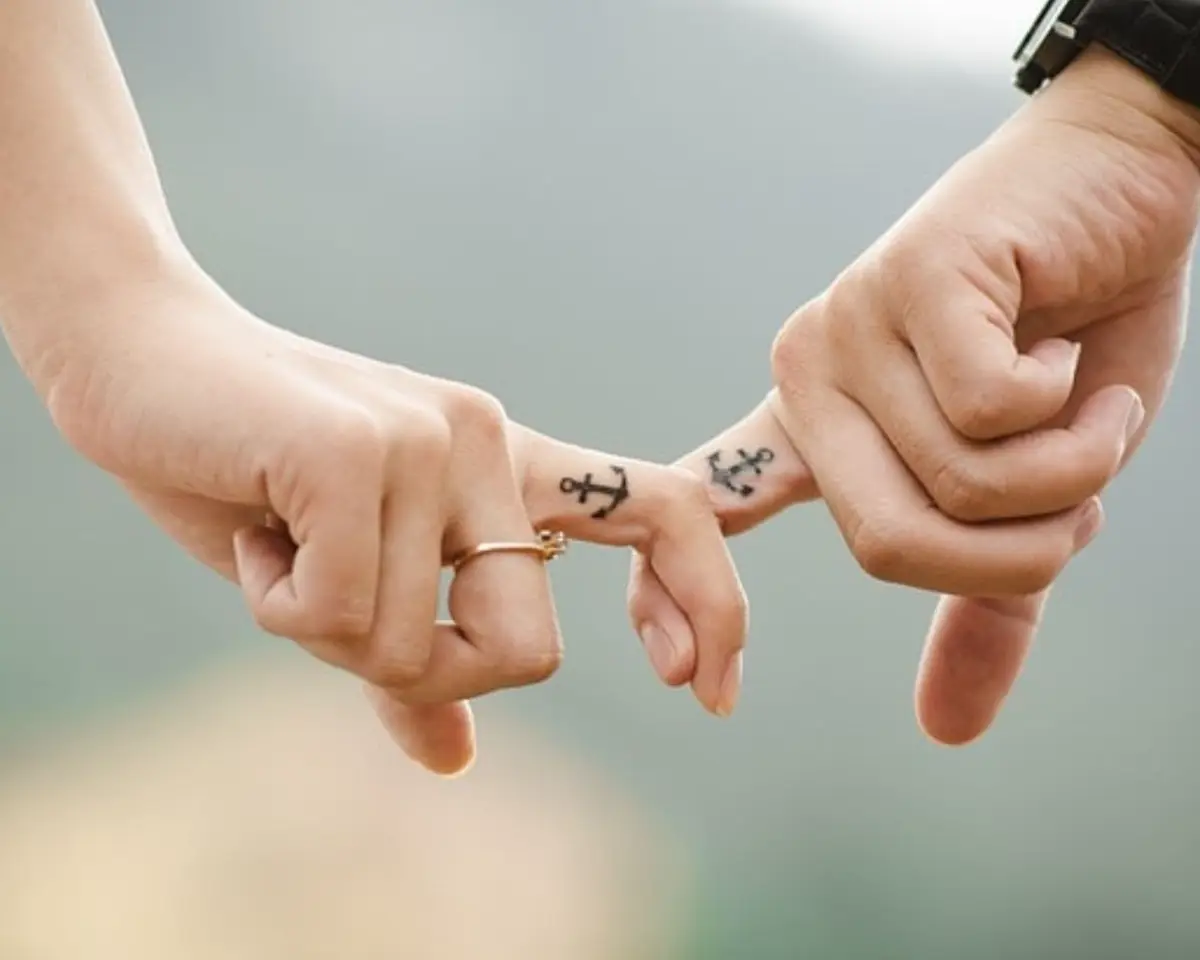 Clinical psychology identifies codependent behavioral patterns which can make a person feel anxious