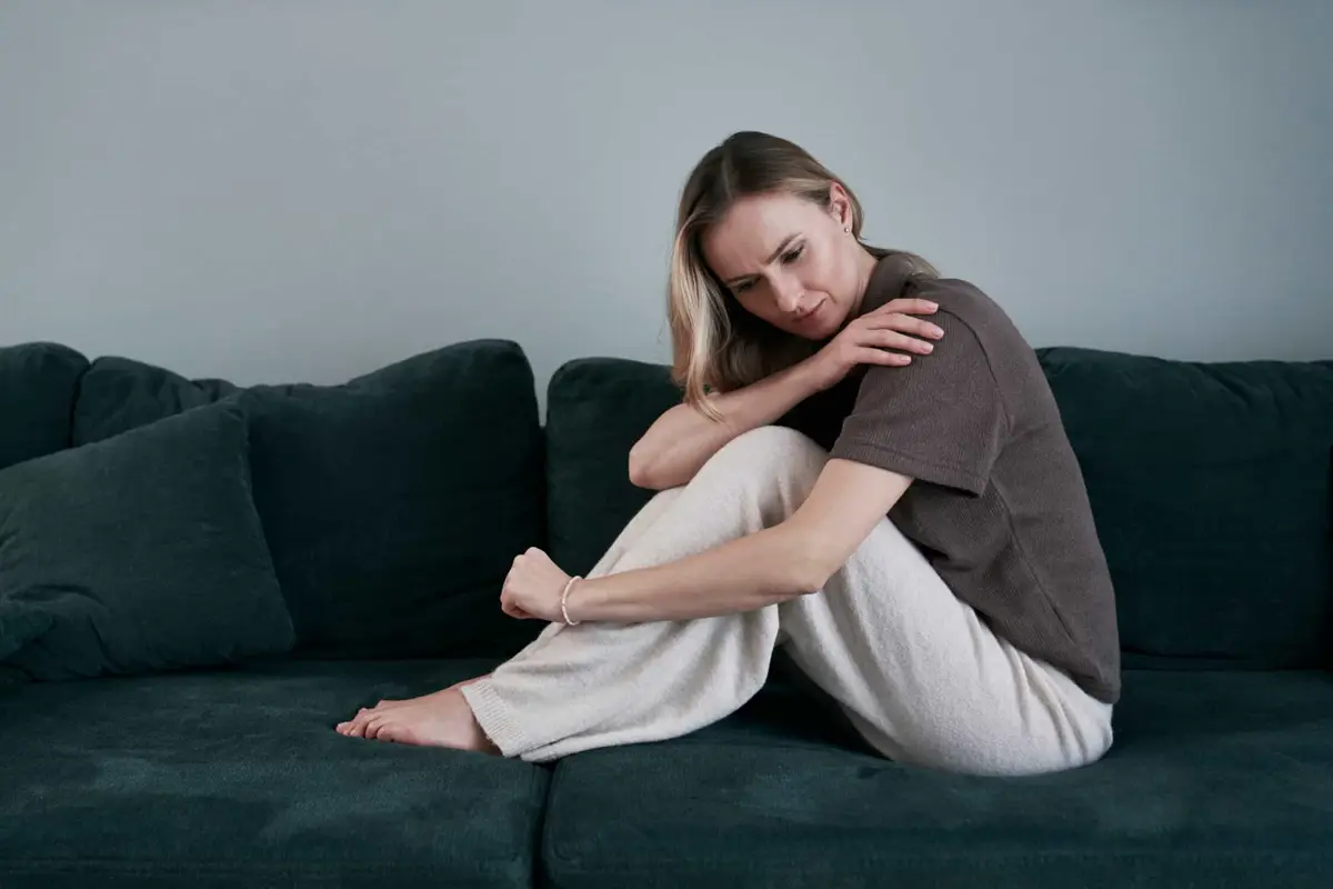 how to help someone with body image issues